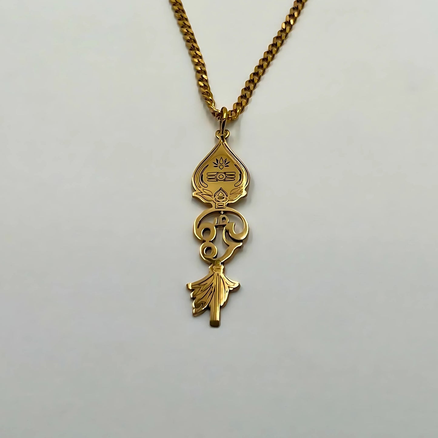 Om V